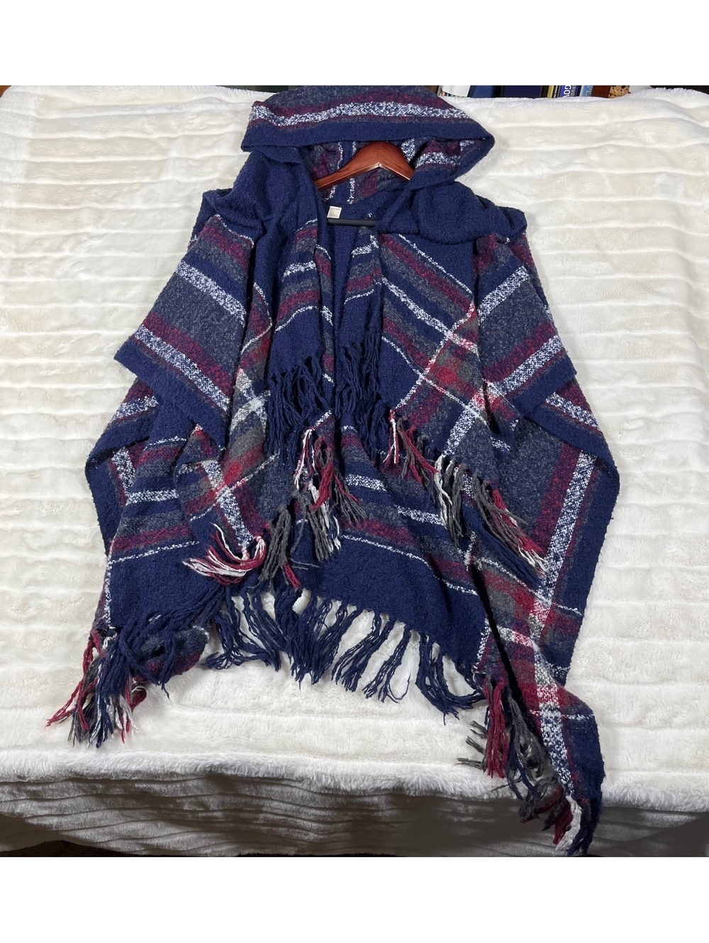 Womens OS Super Soft Tasseled Hem Hooded Fall Winter Travel Outdoor Poncho Shawl